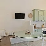 Karavana House